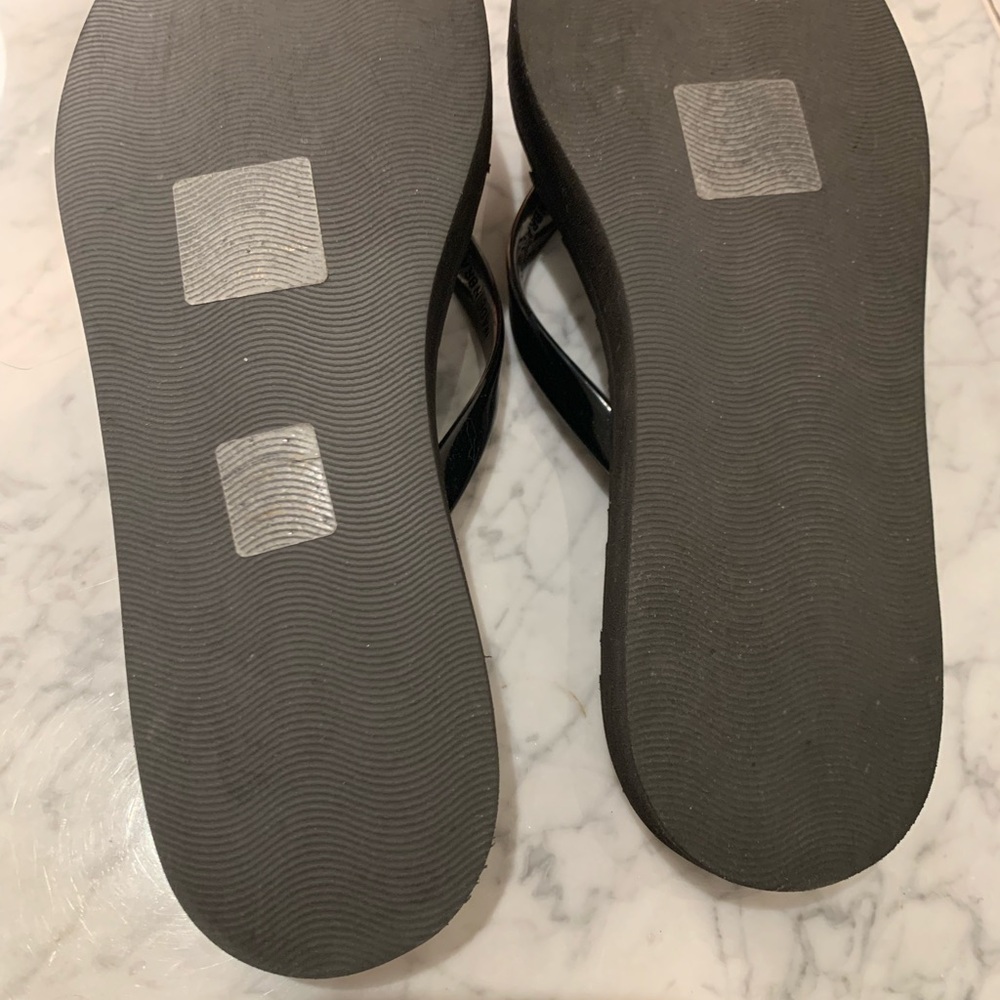 ❤️TORY BURCH❤️GORGEOUS QUILTED SANDALS. - Picture 4 of 4